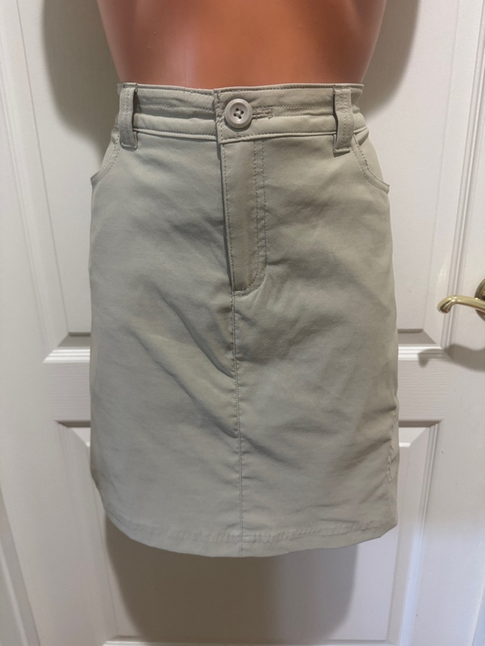 EDDIE BAUER Adventure Khaki Tan Skort Skirt Shorts Size 12 $65 EUC KL